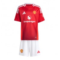 Camiseta Manchester United Primera Equipación Replica 2024-25 para niños mangas cortas (+ Pantalones cortos)